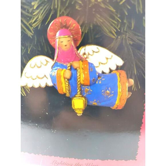 Hallmark Keepsake Ornament Christmas Lighting The World Angel 1996 Chad - Picture 4 of 11